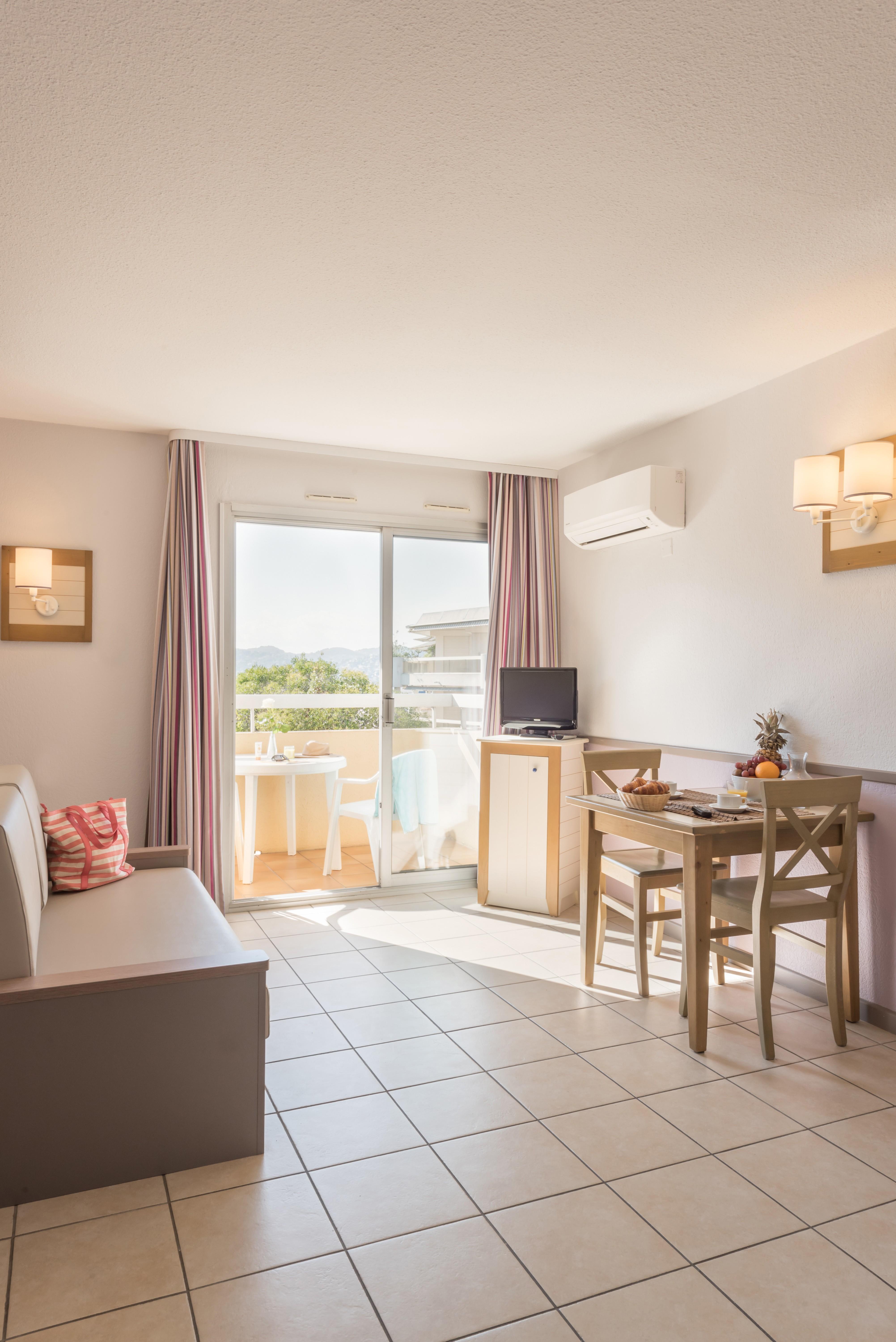 ז'ואן-לה-פינס Residence Pierre & Vacances La Rostagne מראה חיצוני תמונה