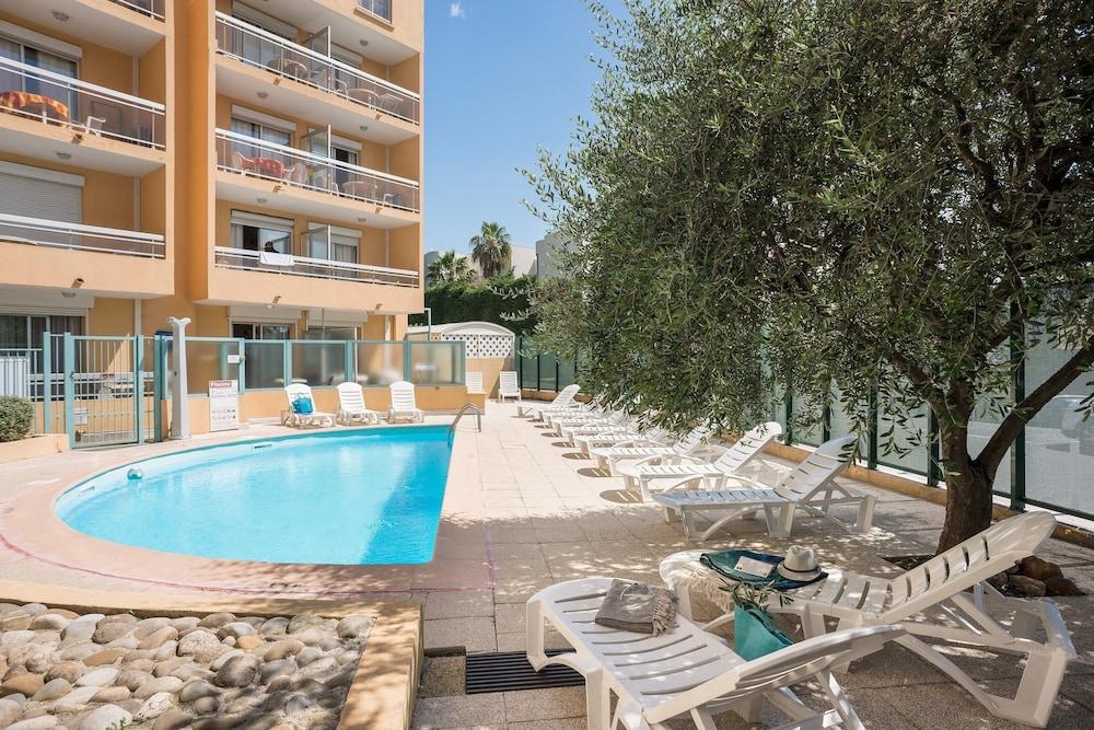 ז'ואן-לה-פינס Residence Pierre & Vacances La Rostagne מראה חיצוני תמונה