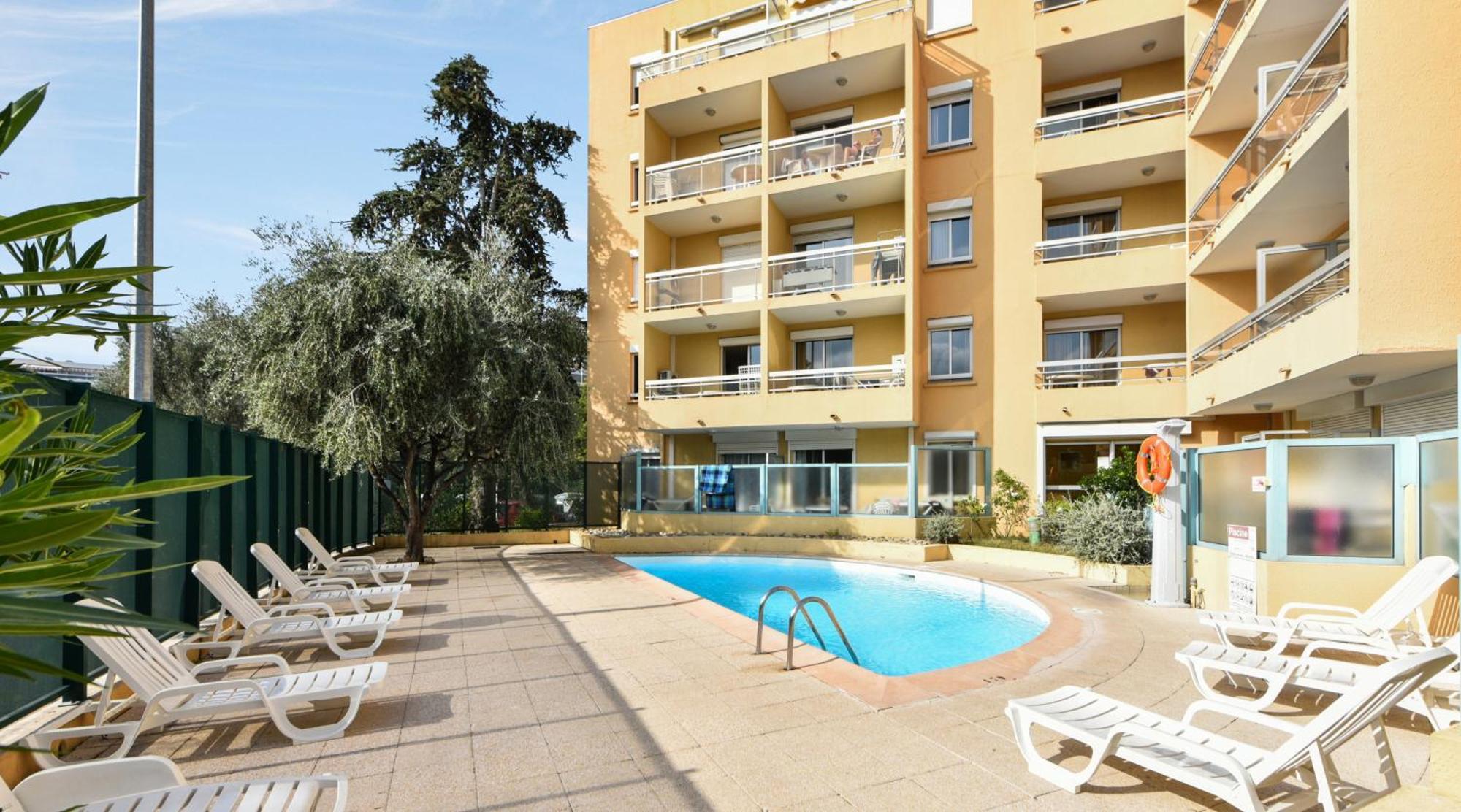 ז'ואן-לה-פינס Residence Pierre & Vacances La Rostagne מראה חיצוני תמונה