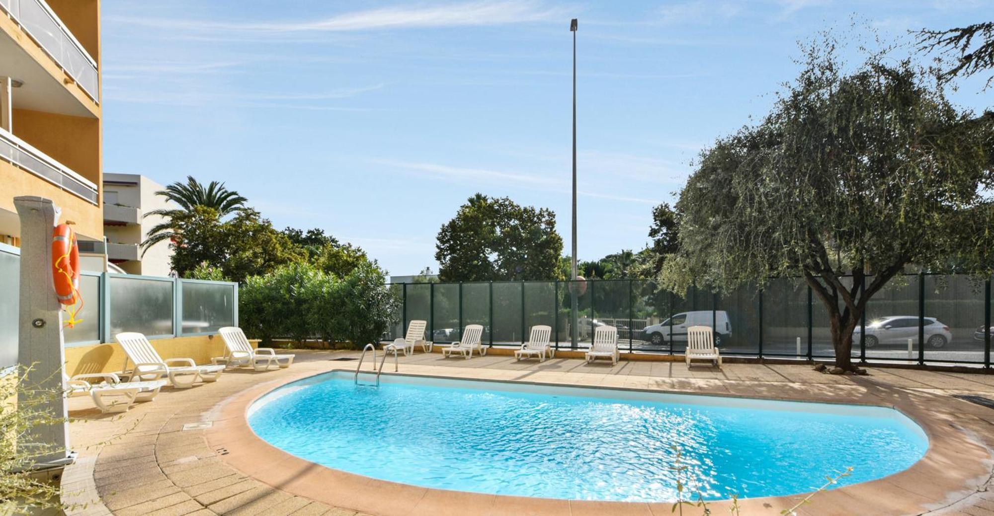 ז'ואן-לה-פינס Residence Pierre & Vacances La Rostagne מראה חיצוני תמונה