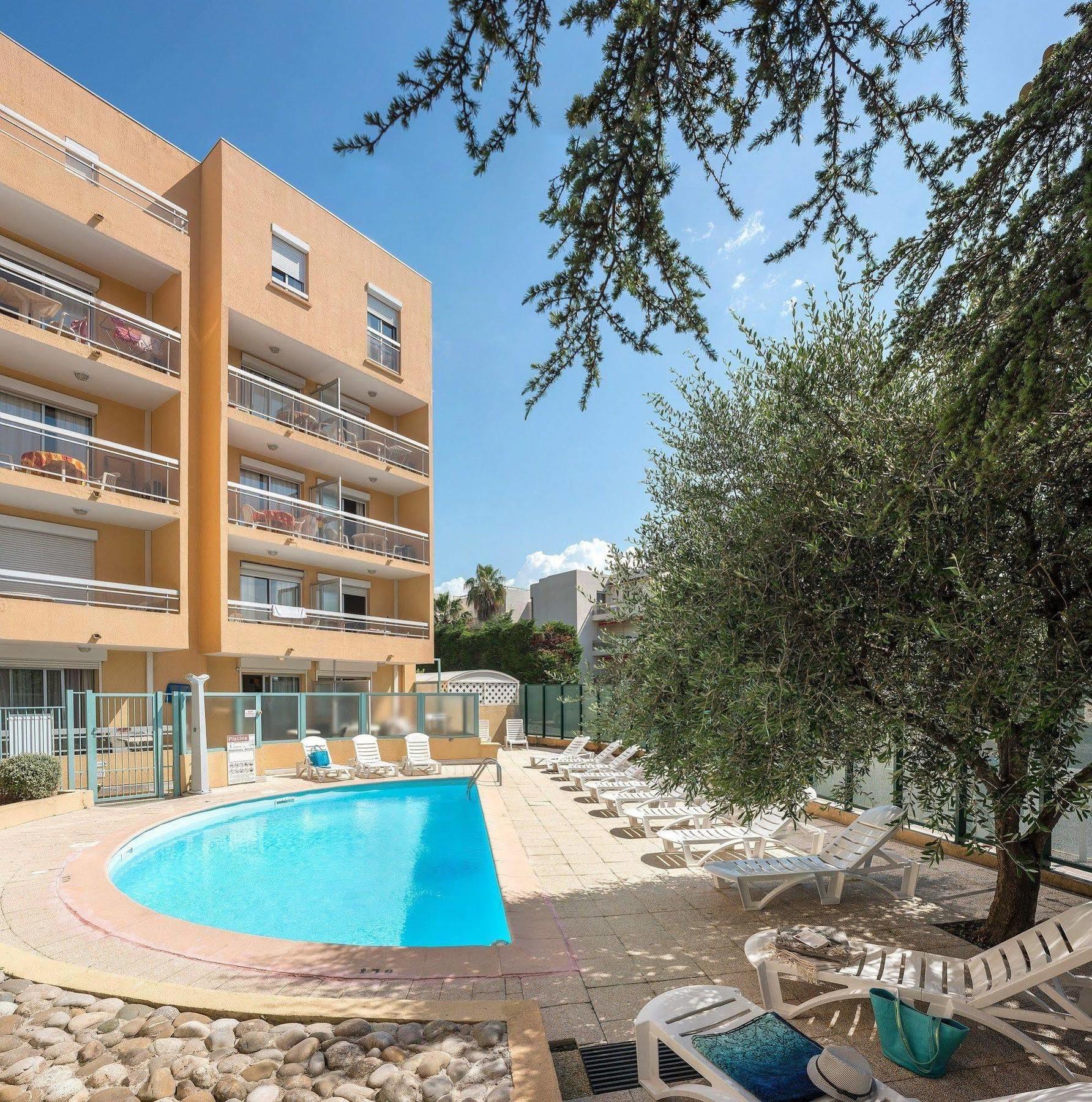ז'ואן-לה-פינס Residence Pierre & Vacances La Rostagne מראה חיצוני תמונה